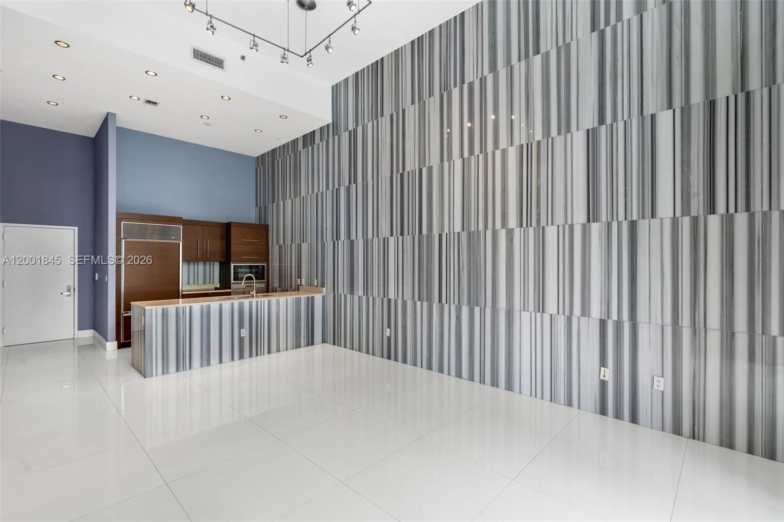 Real estate property located at 475 Brickell Ave #2812, Miami-dade, Iconbrickell Condo No 1, Miami, FL