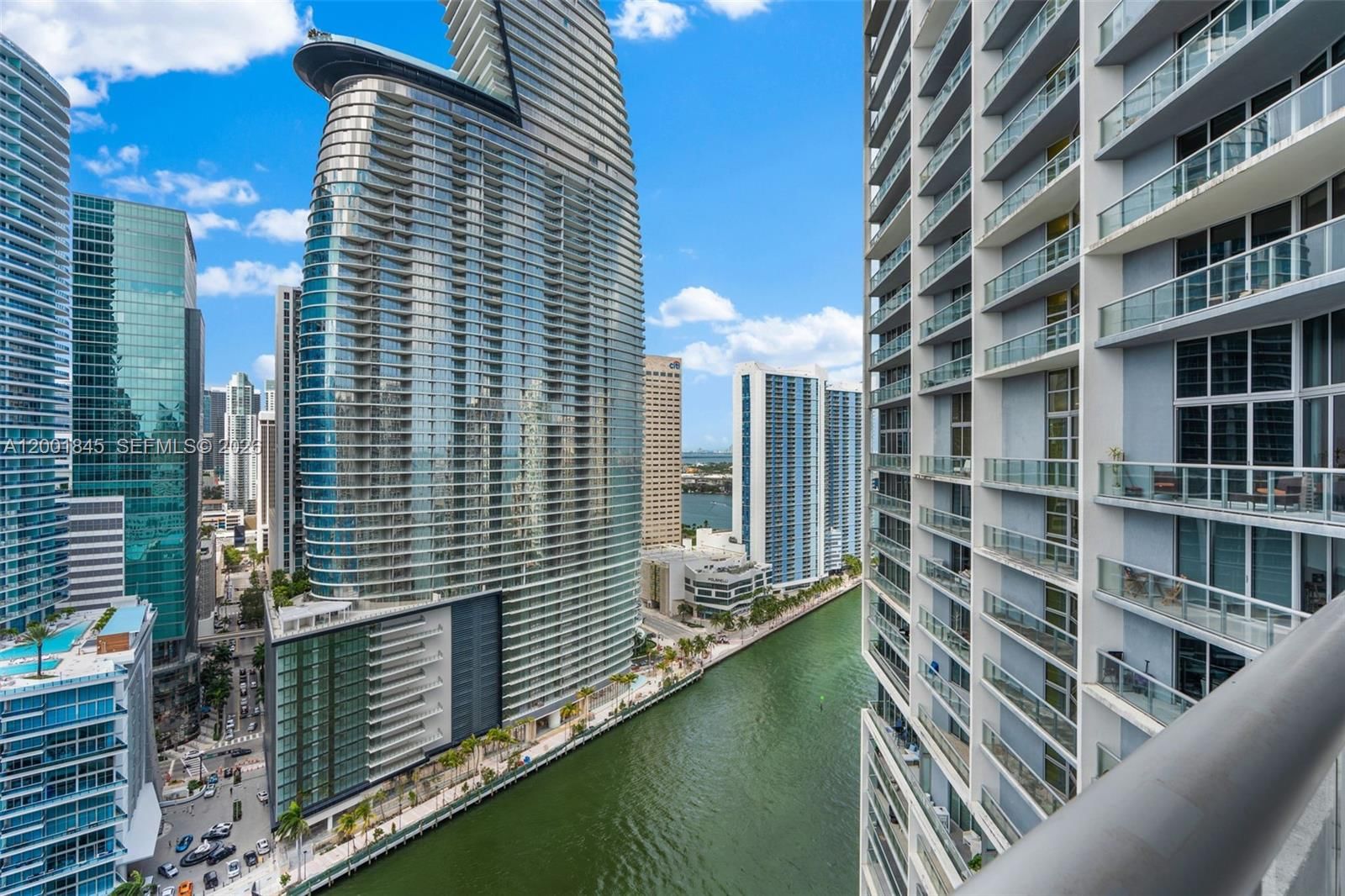 Real estate property located at 475 Brickell Ave #2812, Miami-dade, Iconbrickell Condo No 1, Miami, FL