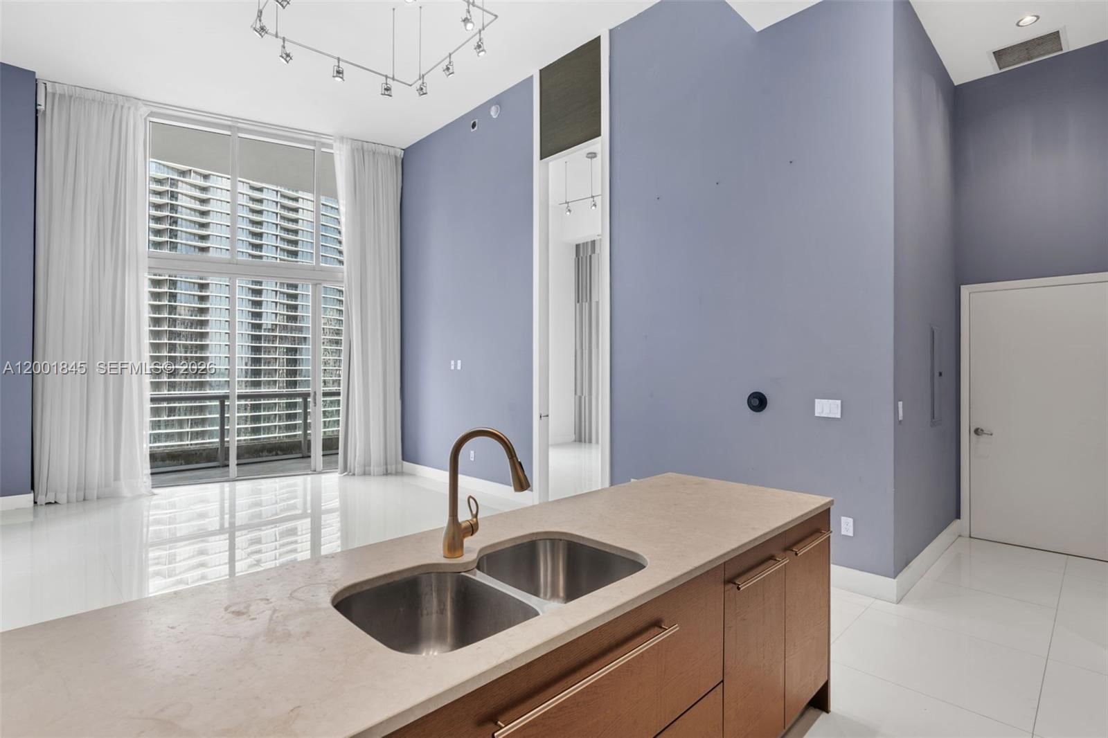 Real estate property located at 475 Brickell Ave #2812, Miami-dade, Iconbrickell Condo No 1, Miami, FL