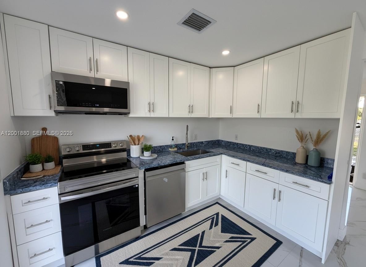 Real estate property located at 1606 12th Ave, Broward, Lauderdale Villas, Fort Lauderdale, FL