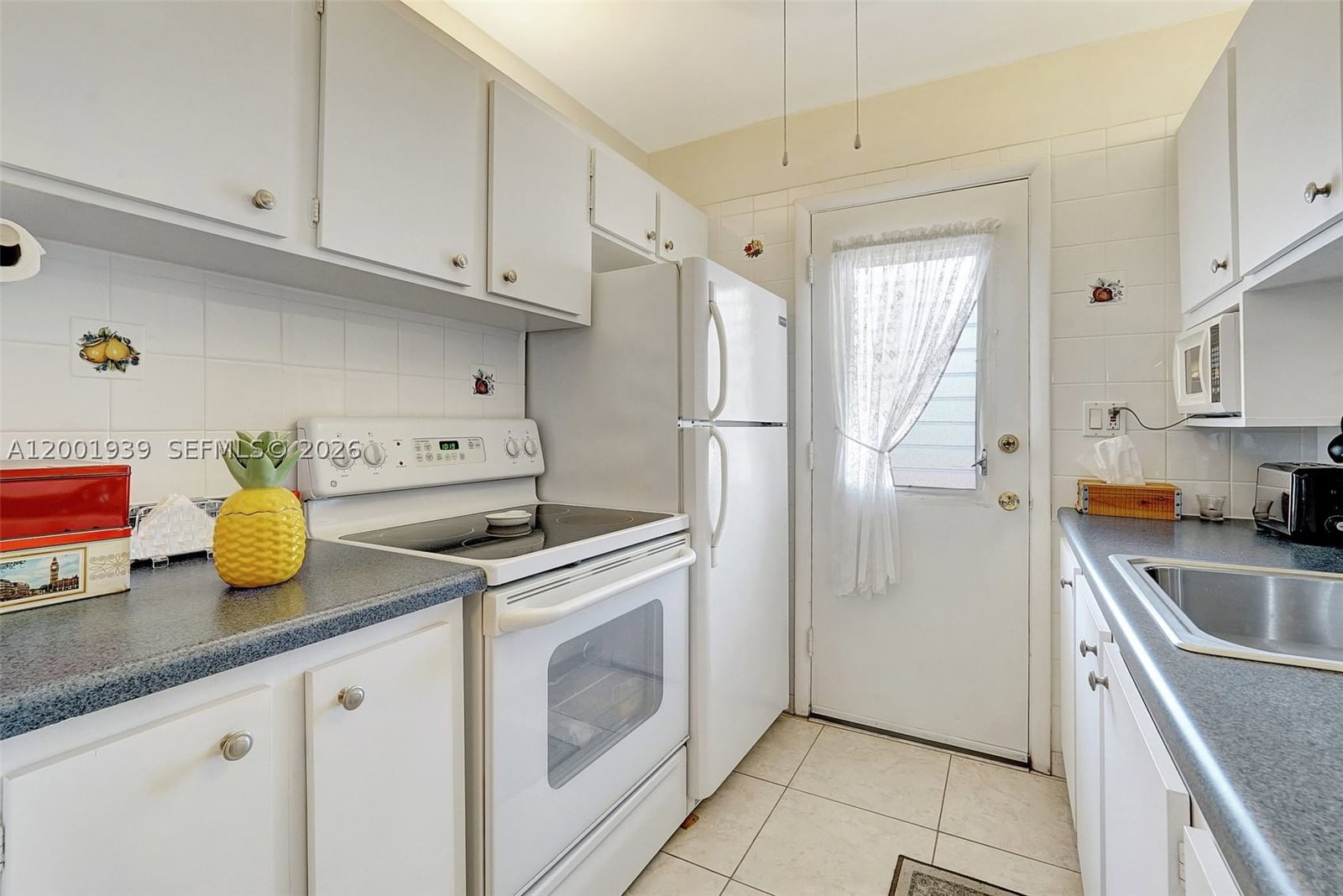 Real estate property located at 16801 13th Ave #206, Miami-dade, Mar-len Gardens No 7 Corp, Miami, FL