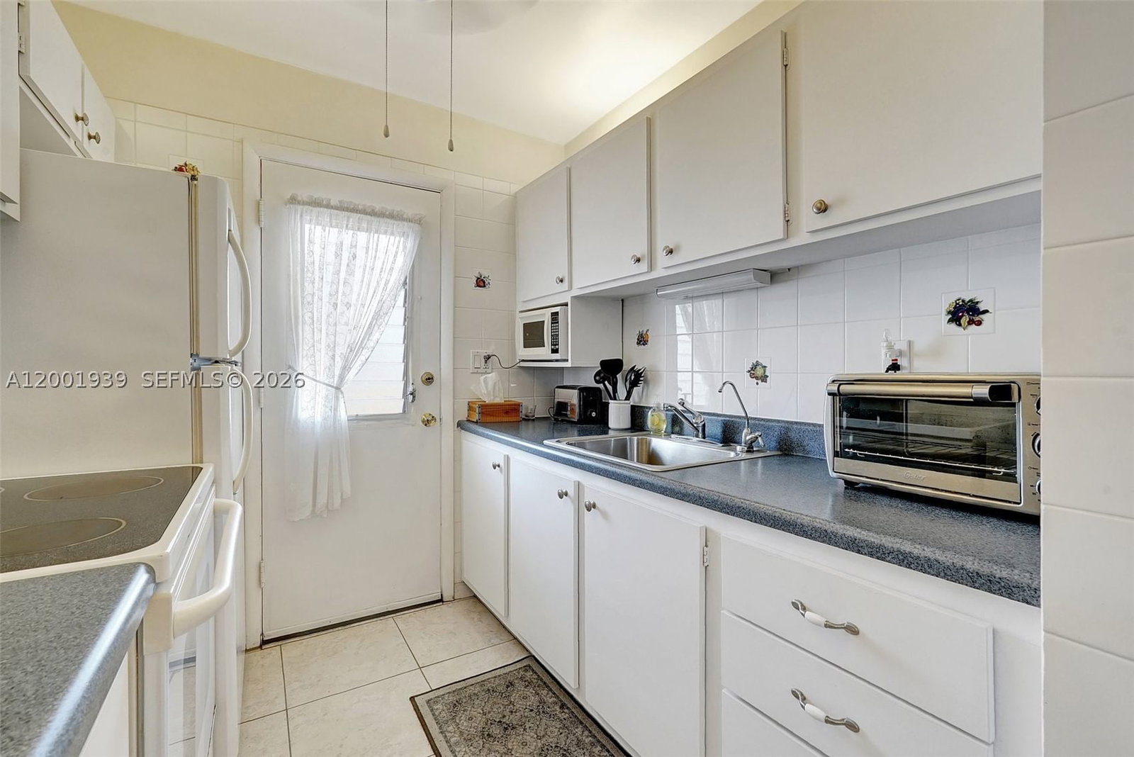 Real estate property located at 16801 13th Ave #206, Miami-dade, Mar-len Gardens No 7 Corp, Miami, FL