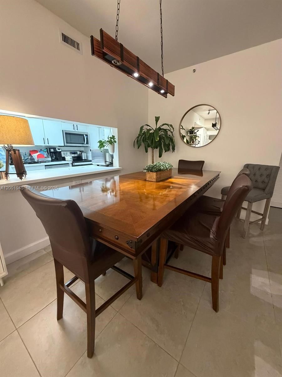 Real estate property located at 9725 52nd St #202, Miami-dade, Doral House Condo No 3, Doral, FL