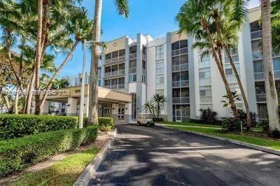 Real estate property located at 9725 52nd St #202, Miami-dade, Doral House Condo No 3, Doral, FL