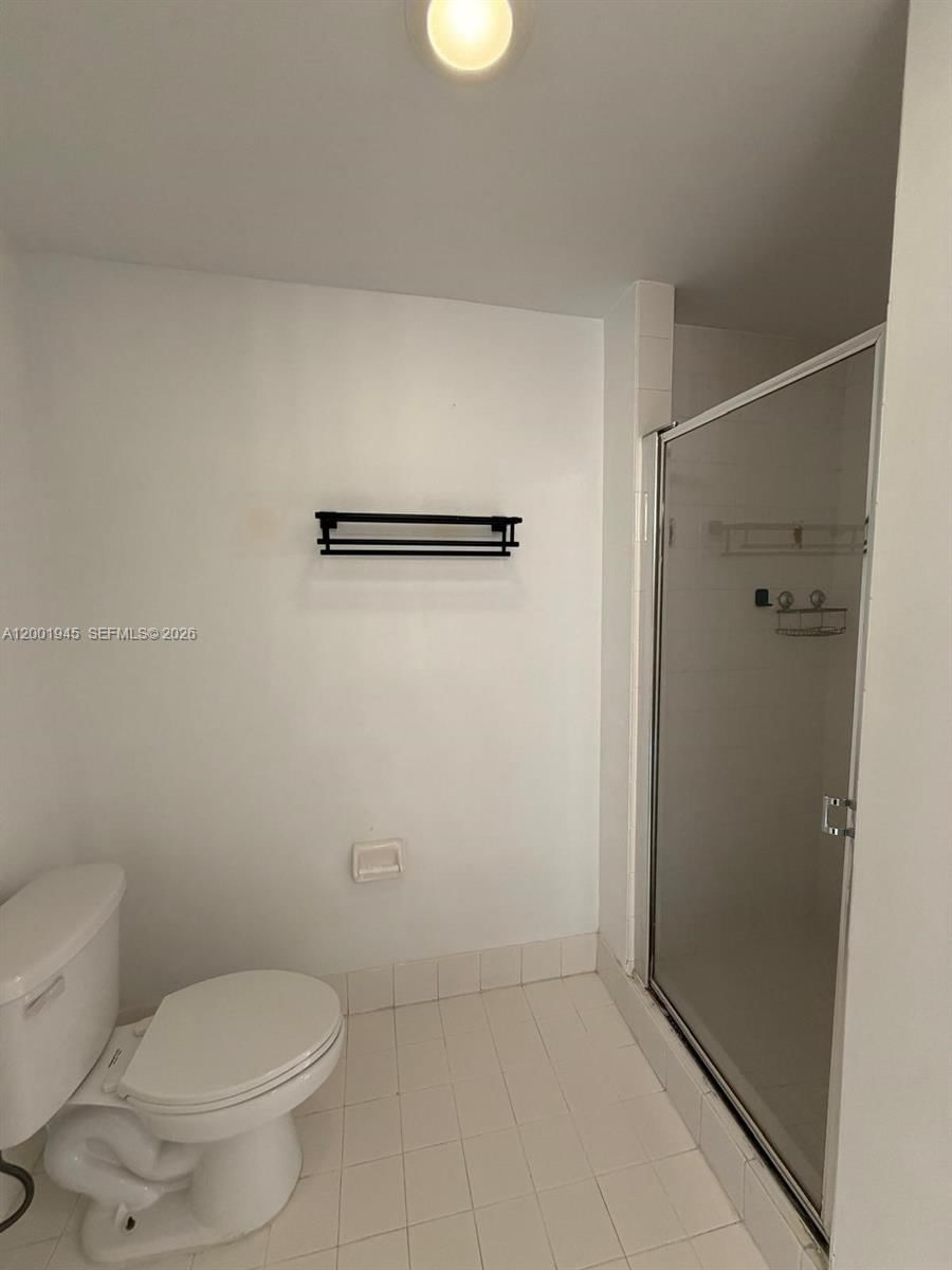 Real estate property located at 9725 52nd St #202, Miami-dade, Doral House Condo No 3, Doral, FL