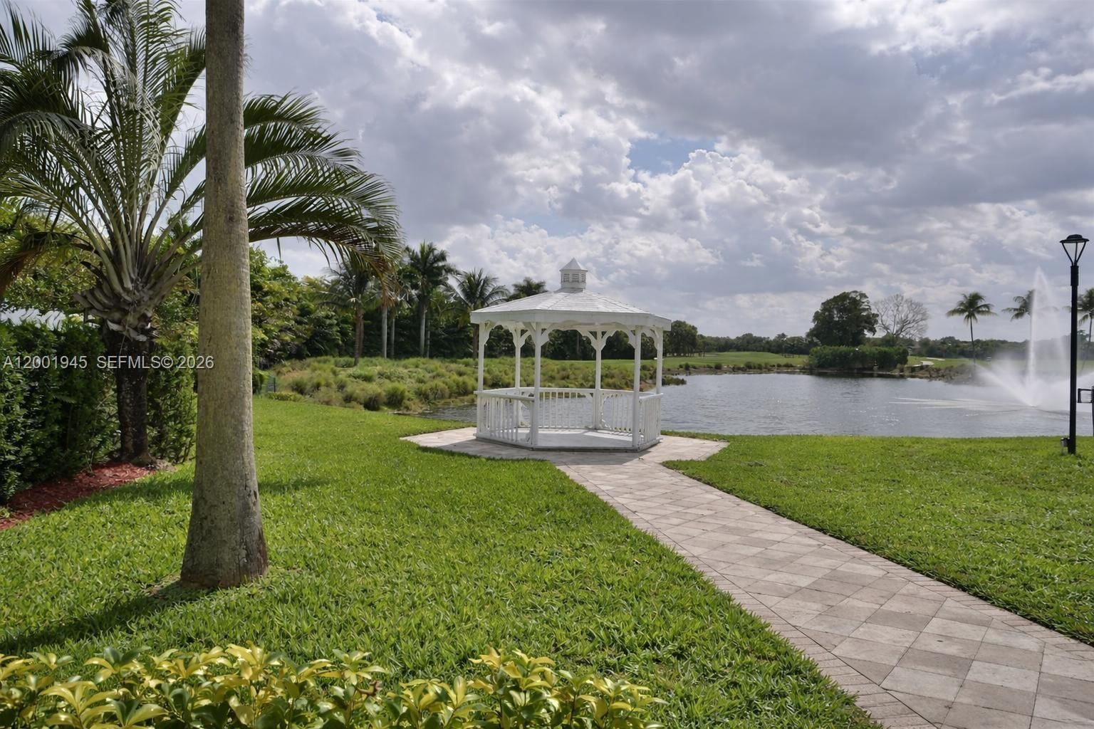 Real estate property located at 9725 52nd St #202, Miami-dade, Doral House Condo No 3, Doral, FL