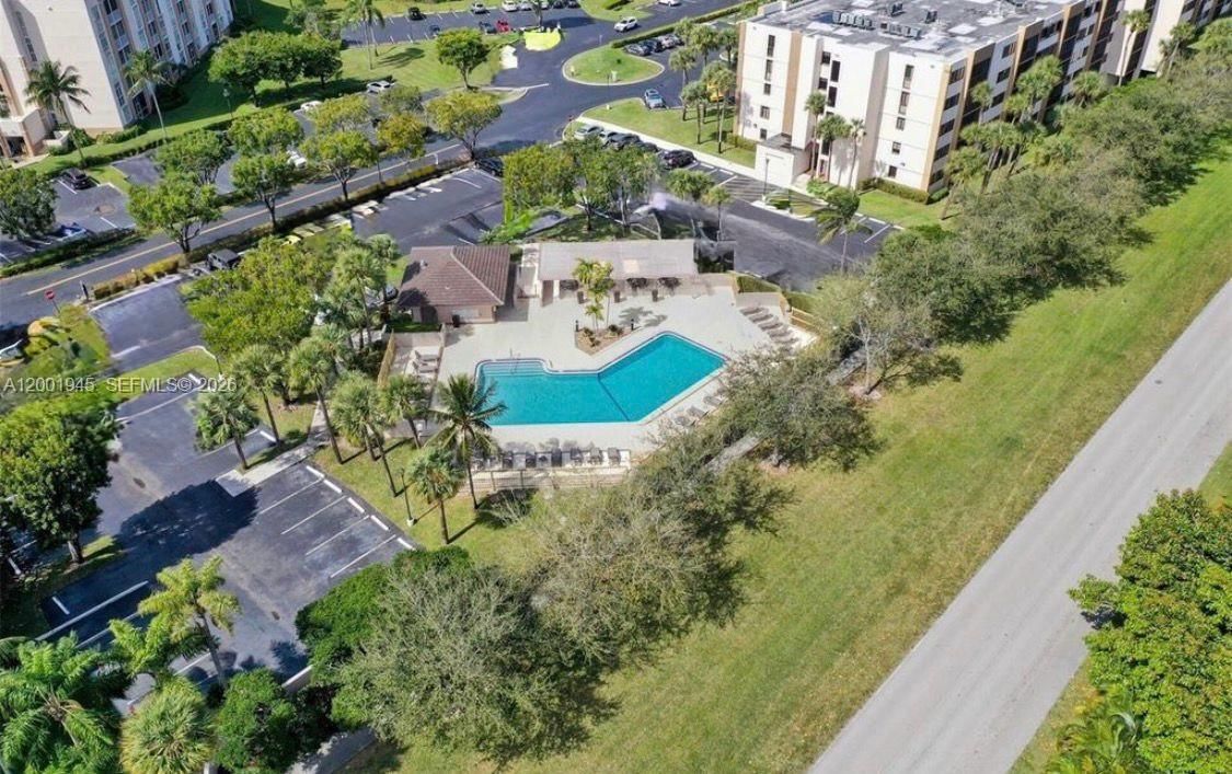Real estate property located at 9725 52nd St #202, Miami-dade, Doral House Condo No 3, Doral, FL