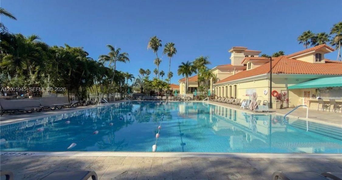 Real estate property located at 9725 52nd St #202, Miami-dade, Doral House Condo No 3, Doral, FL