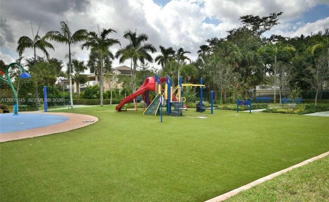 Real estate property located at 9725 52nd St #202, Miami-dade, Doral House Condo No 3, Doral, FL