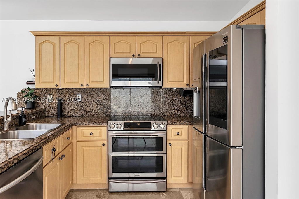 Real estate property located at 17403 142nd Pl, Miami-dade, Weitzer Serena Lakes West, Miami, FL