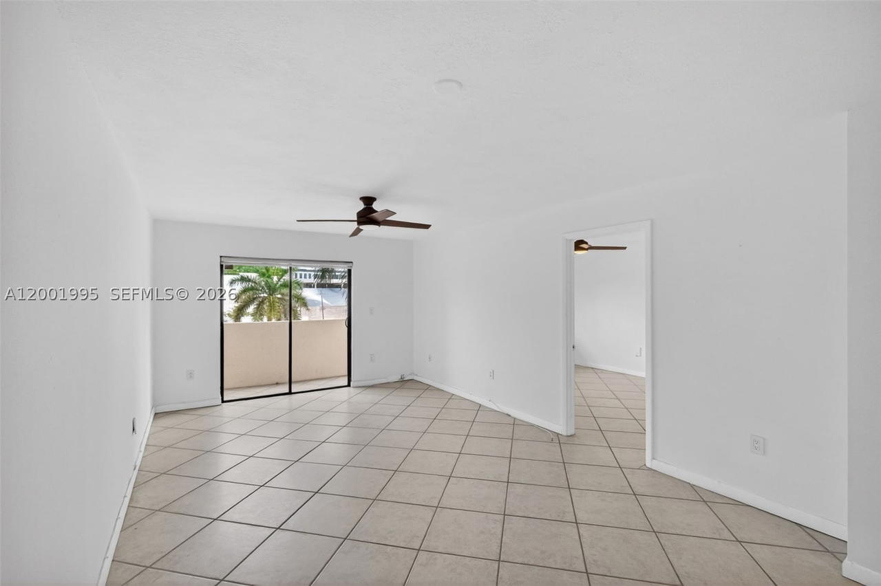 Real estate property located at 1250 Lincoln Rd #404, Miami-dade, Lincoln West Gardens Condo, Miami Beach, FL