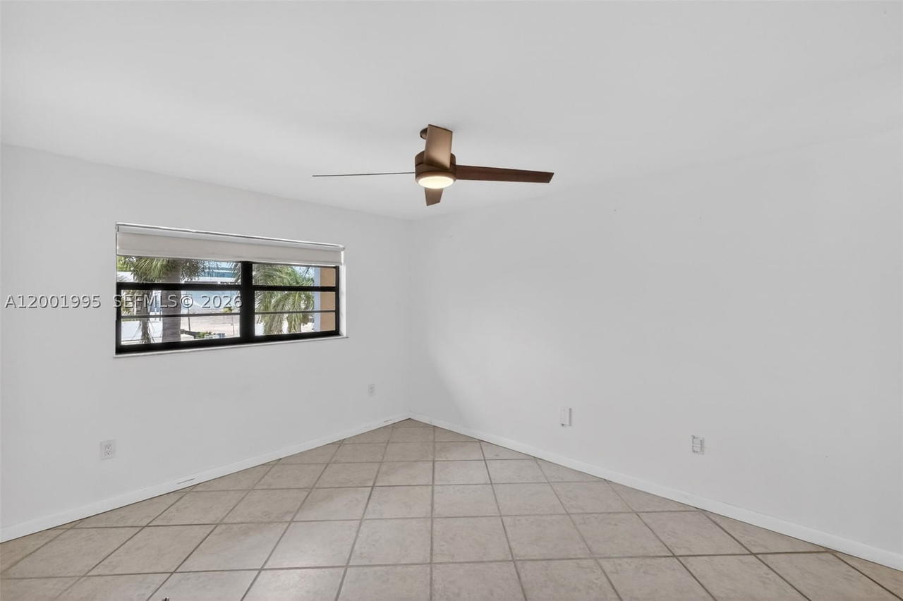 Real estate property located at 1250 Lincoln Rd #404, Miami-dade, Lincoln West Gardens Condo, Miami Beach, FL