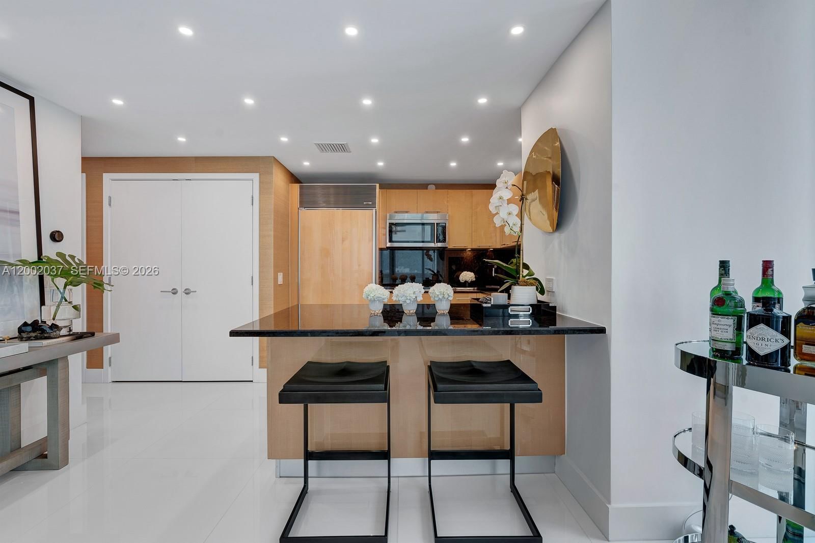 Real estate property located at 6899 Collins Ave #1109, Miami-dade, North Carillon Beach Cond, Miami Beach, FL