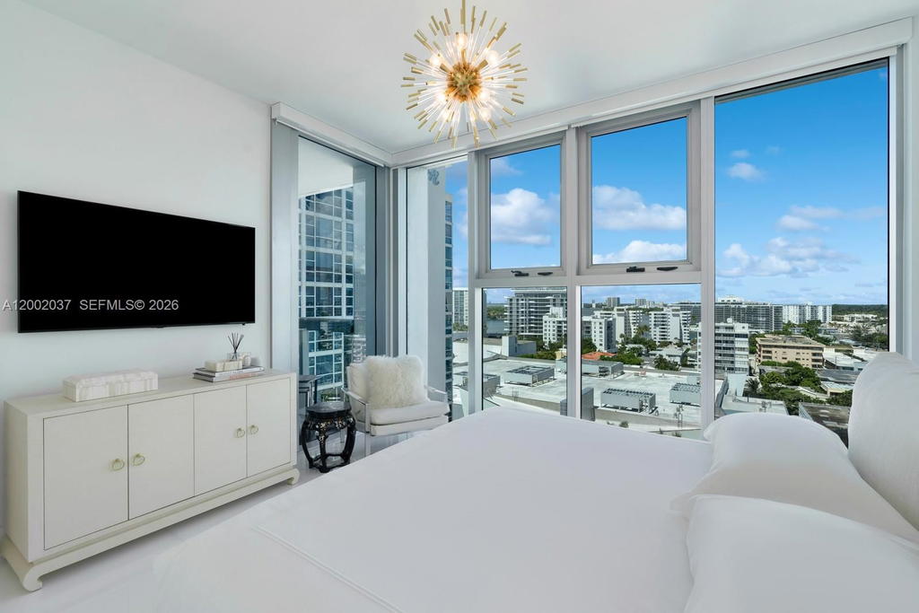 Real estate property located at 6899 Collins Ave #1109, Miami-dade, North Carillon Beach Cond, Miami Beach, FL
