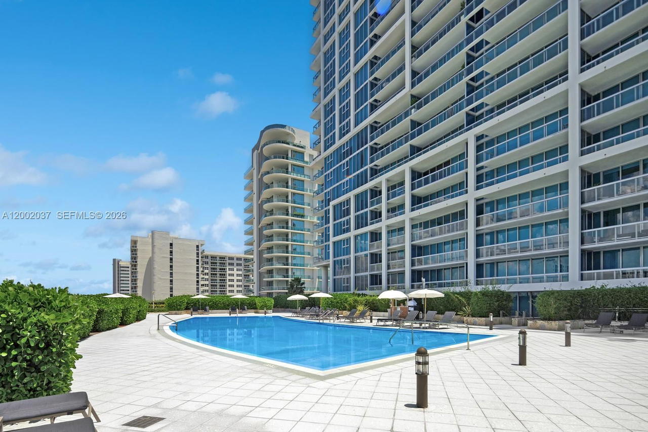 Real estate property located at 6899 Collins Ave #1109, Miami-dade, North Carillon Beach Cond, Miami Beach, FL