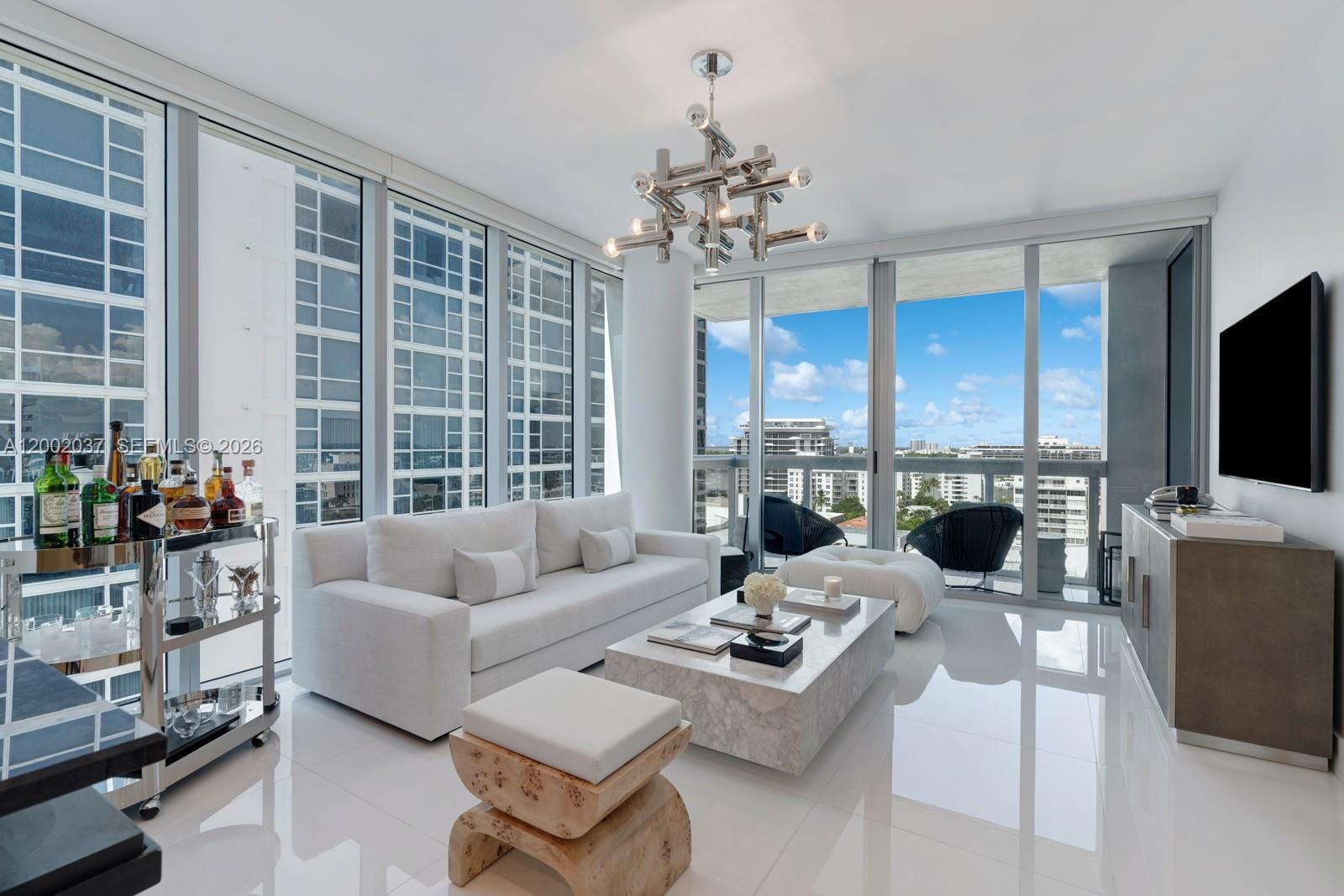Real estate property located at 6899 Collins Ave #1109, Miami-dade, North Carillon Beach Cond, Miami Beach, FL
