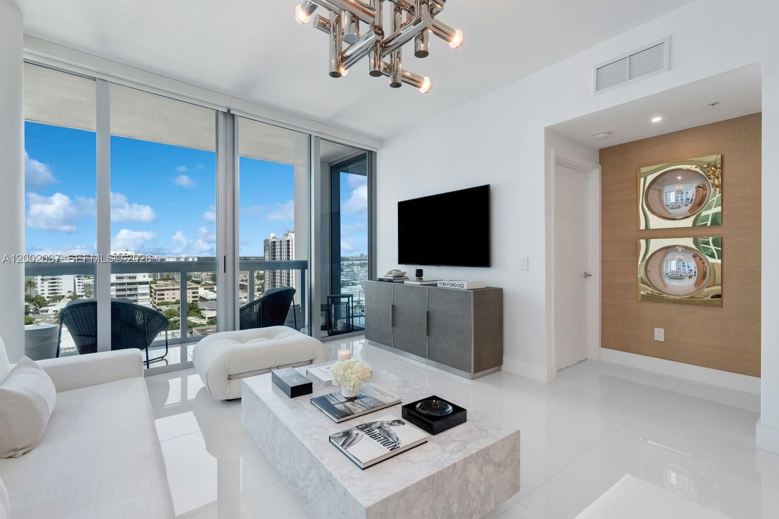 Real estate property located at 6899 Collins Ave #1109, Miami-dade, North Carillon Beach Cond, Miami Beach, FL