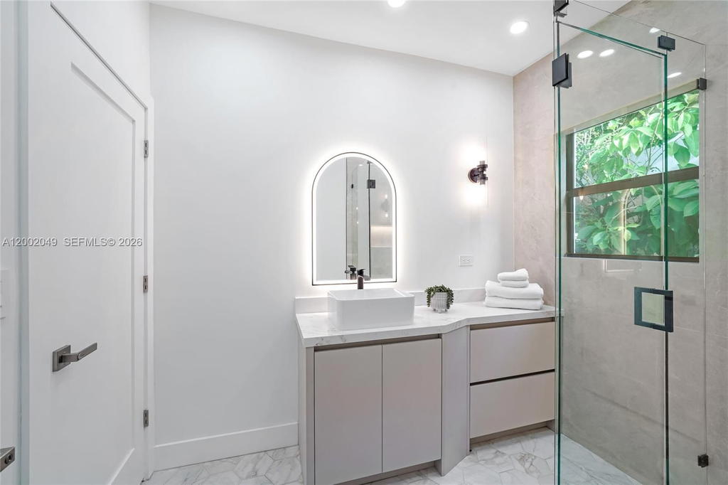 Real estate property located at 1230 Pizarro St, Miami-dade, Coral Gables Granada Sec, Coral Gables, FL