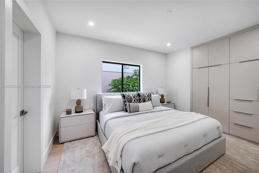 Real estate property located at 1230 Pizarro St, Miami-dade, Coral Gables Granada Sec, Coral Gables, FL