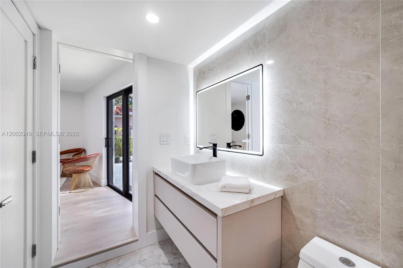 Real estate property located at 1230 Pizarro St, Miami-dade, Coral Gables Granada Sec, Coral Gables, FL