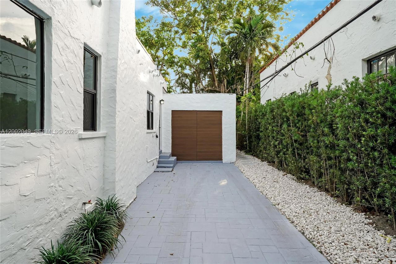 Real estate property located at 1230 Pizarro St, Miami-dade, Coral Gables Granada Sec, Coral Gables, FL