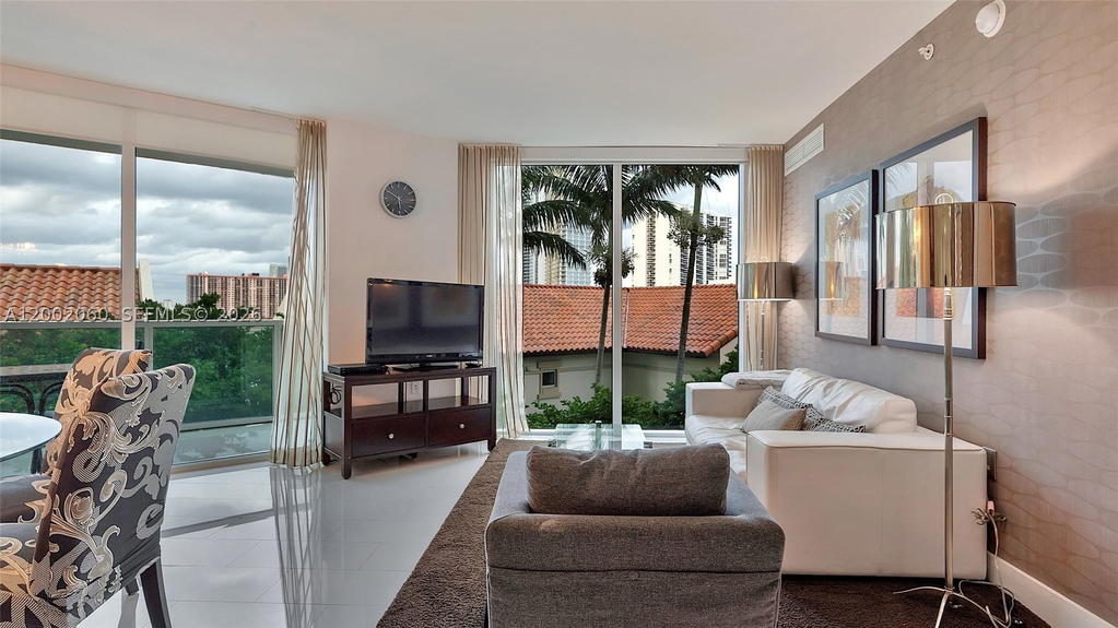 Real estate property located at 200 Sunny Isles Blvd #2-701, Miami-dade, St Tropez On The Bay Ii C, Sunny Isles Beach, FL