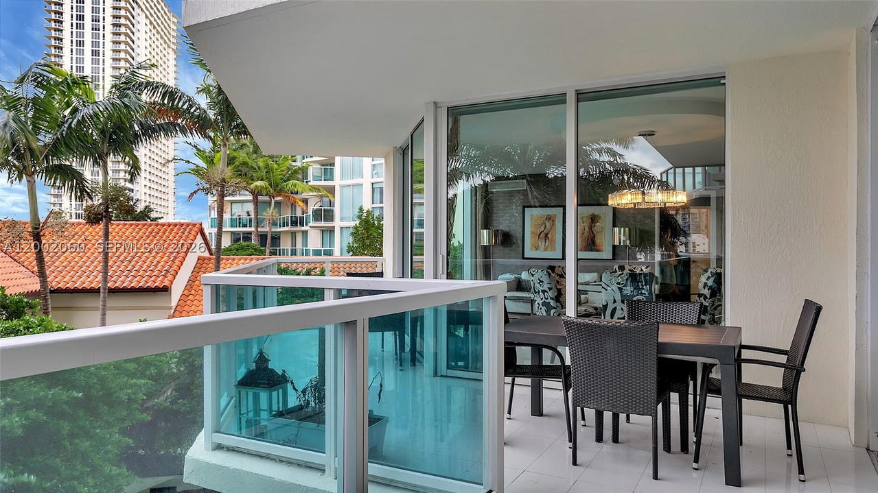 Real estate property located at 200 Sunny Isles Blvd #2-701, Miami-dade, St Tropez On The Bay Ii C, Sunny Isles Beach, FL