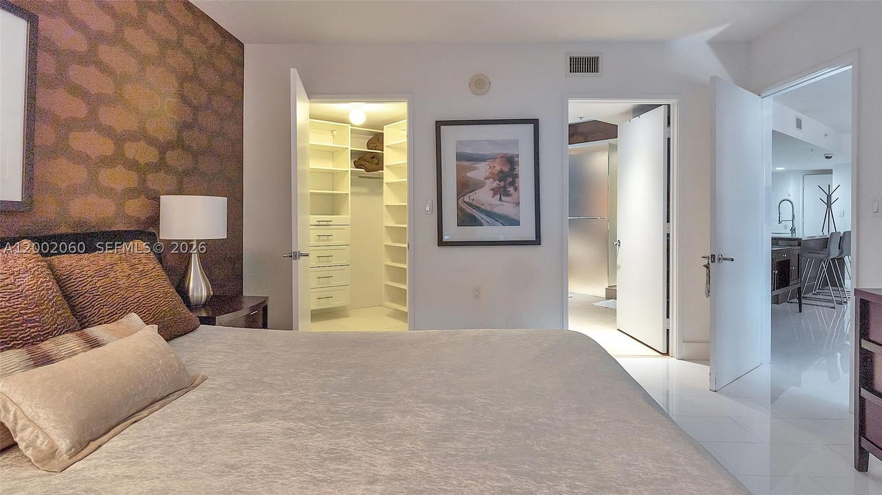 Real estate property located at 200 Sunny Isles Blvd #2-701, Miami-dade, St Tropez On The Bay Ii C, Sunny Isles Beach, FL
