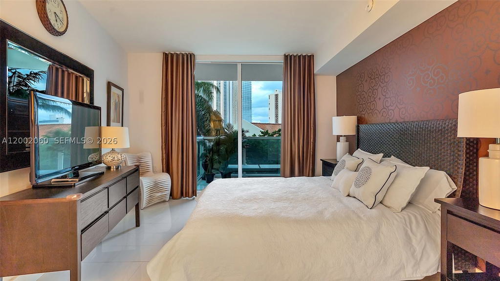 Real estate property located at 200 Sunny Isles Blvd #2-701, Miami-dade, St Tropez On The Bay Ii C, Sunny Isles Beach, FL