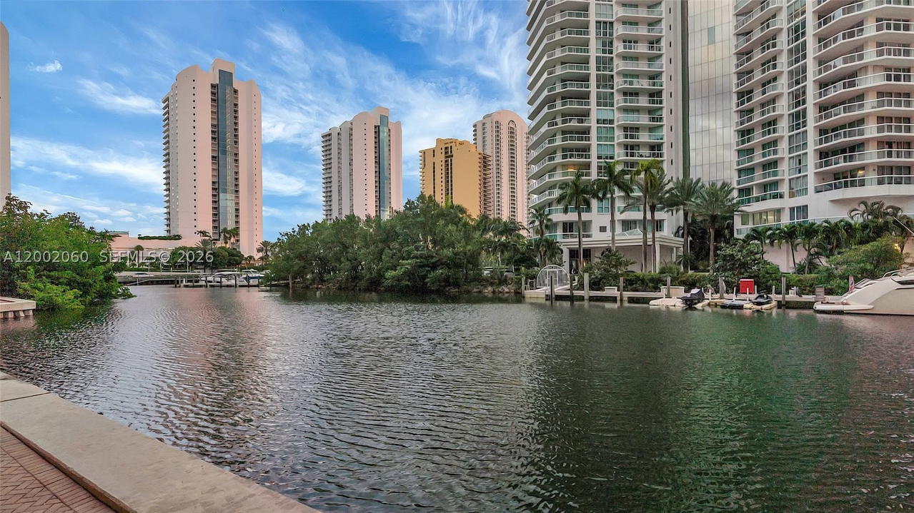 Real estate property located at 200 Sunny Isles Blvd #2-701, Miami-dade, St Tropez On The Bay Ii C, Sunny Isles Beach, FL