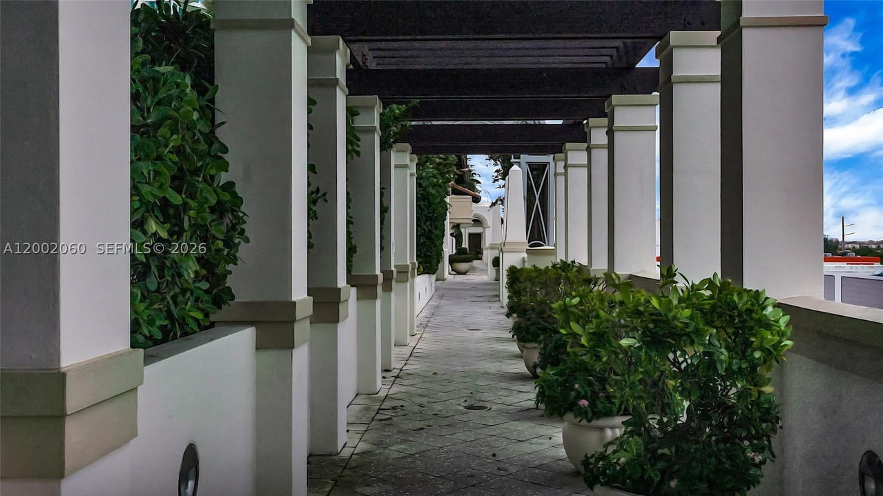 Real estate property located at 200 Sunny Isles Blvd #2-701, Miami-dade, St Tropez On The Bay Ii C, Sunny Isles Beach, FL