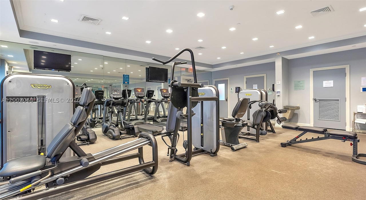 Real estate property located at 200 Sunny Isles Blvd #2-701, Miami-dade, St Tropez On The Bay Ii C, Sunny Isles Beach, FL