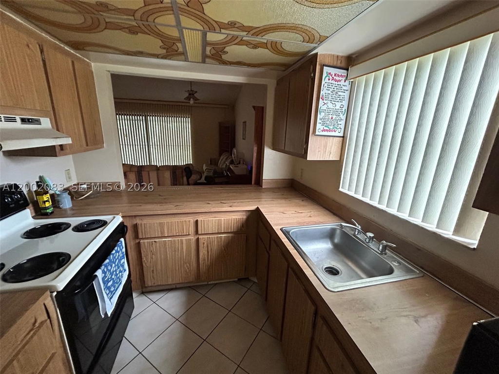 Real estate property located at 1540 98th Ter, Broward, Everglades Sugar & Land C, Pembroke Pines, FL