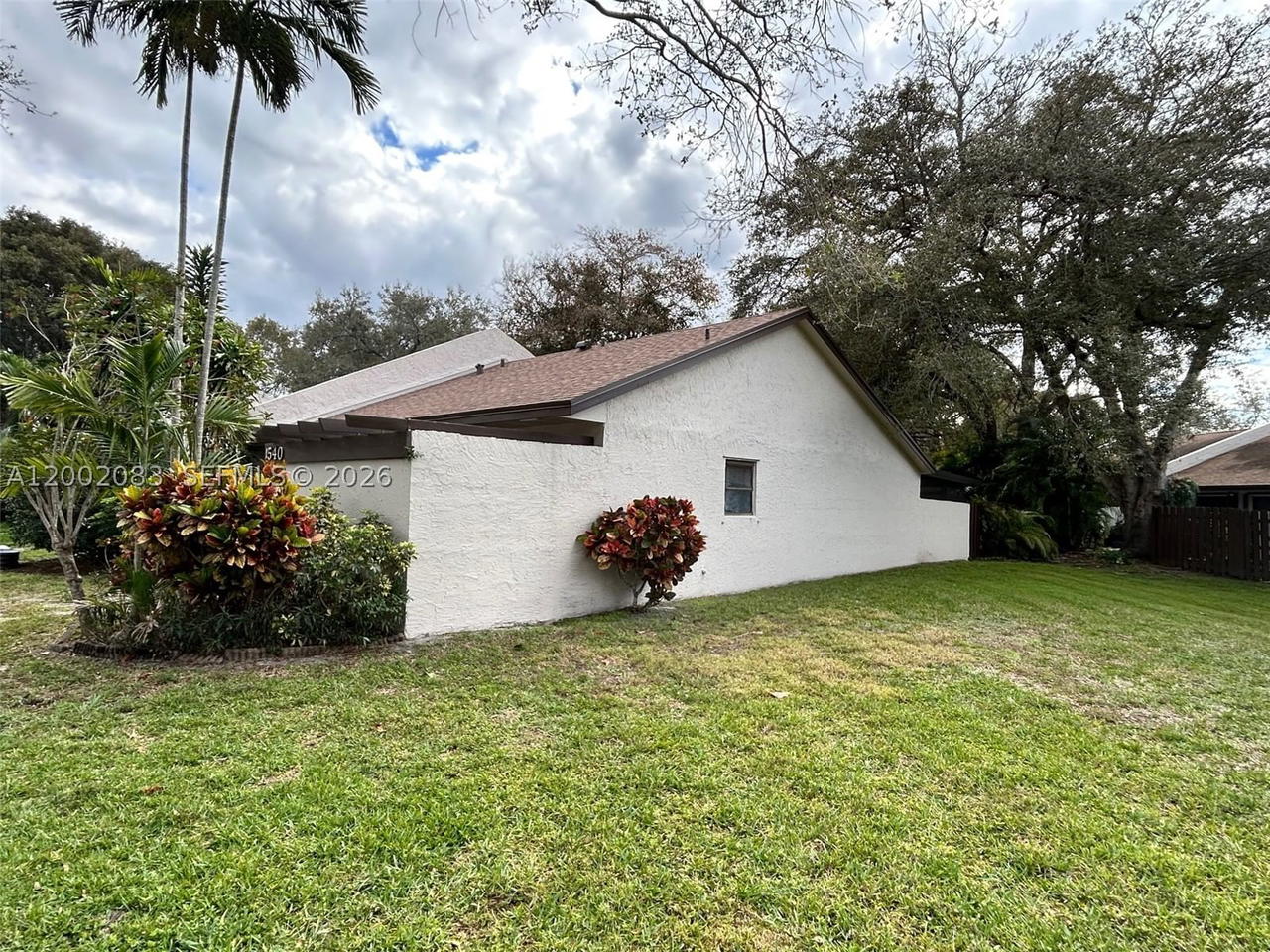 Real estate property located at 1540 98th Ter, Broward, Everglades Sugar & Land C, Pembroke Pines, FL