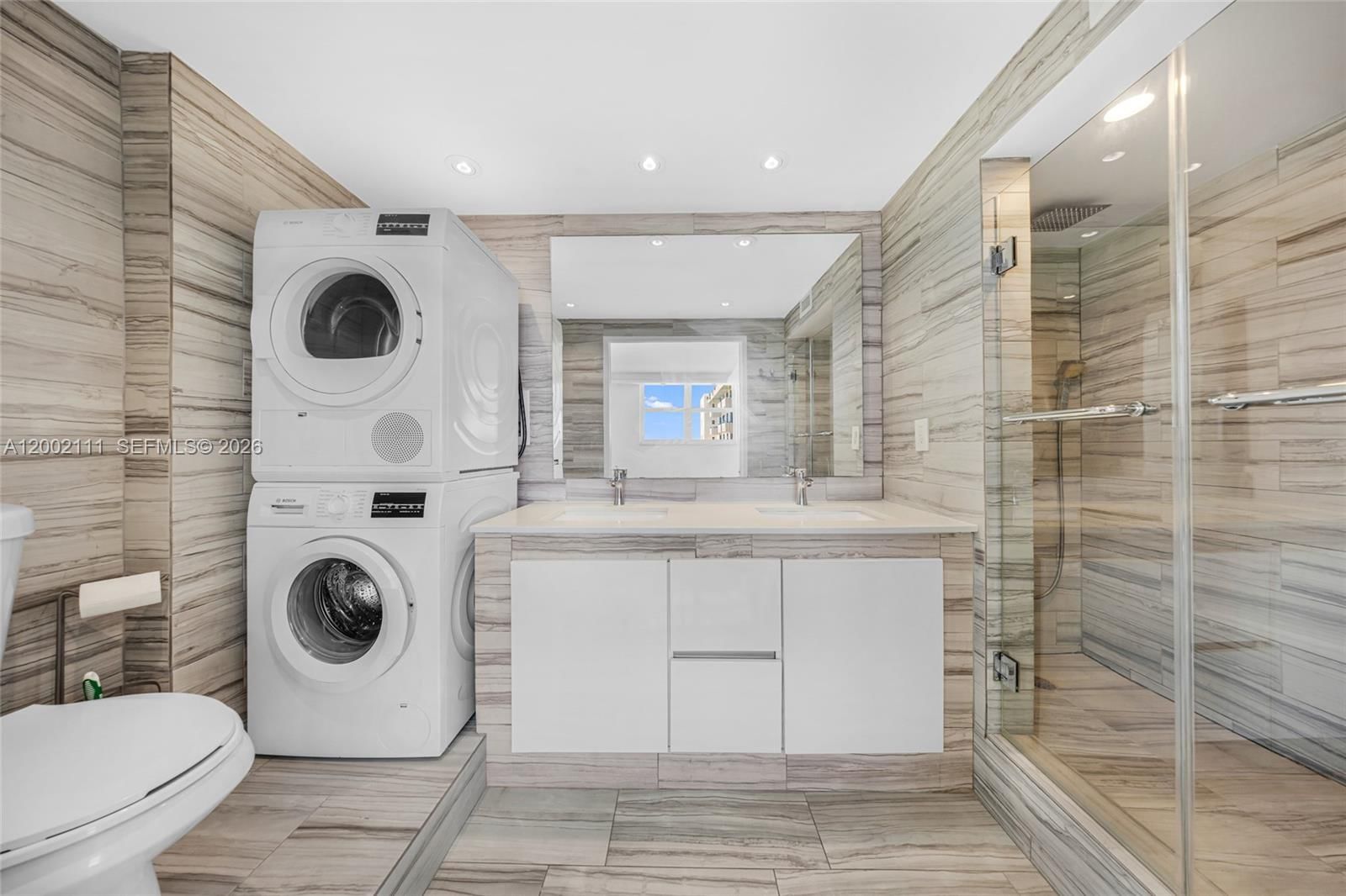 Real estate property located at 465 Ocean Dr #906, Miami-dade, Royal Atlantic Condo, Miami Beach, FL