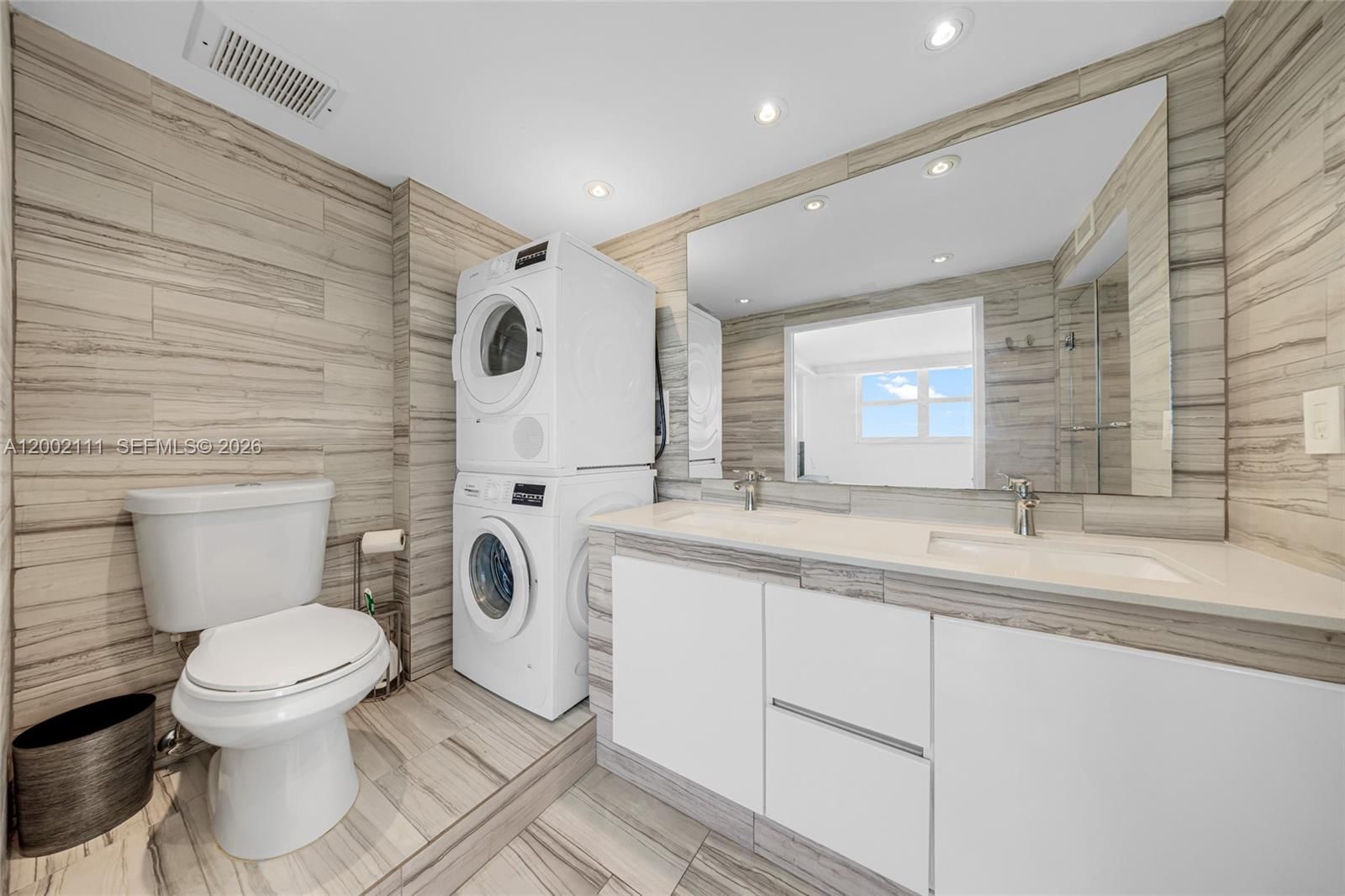 Real estate property located at 465 Ocean Dr #906, Miami-dade, Royal Atlantic Condo, Miami Beach, FL