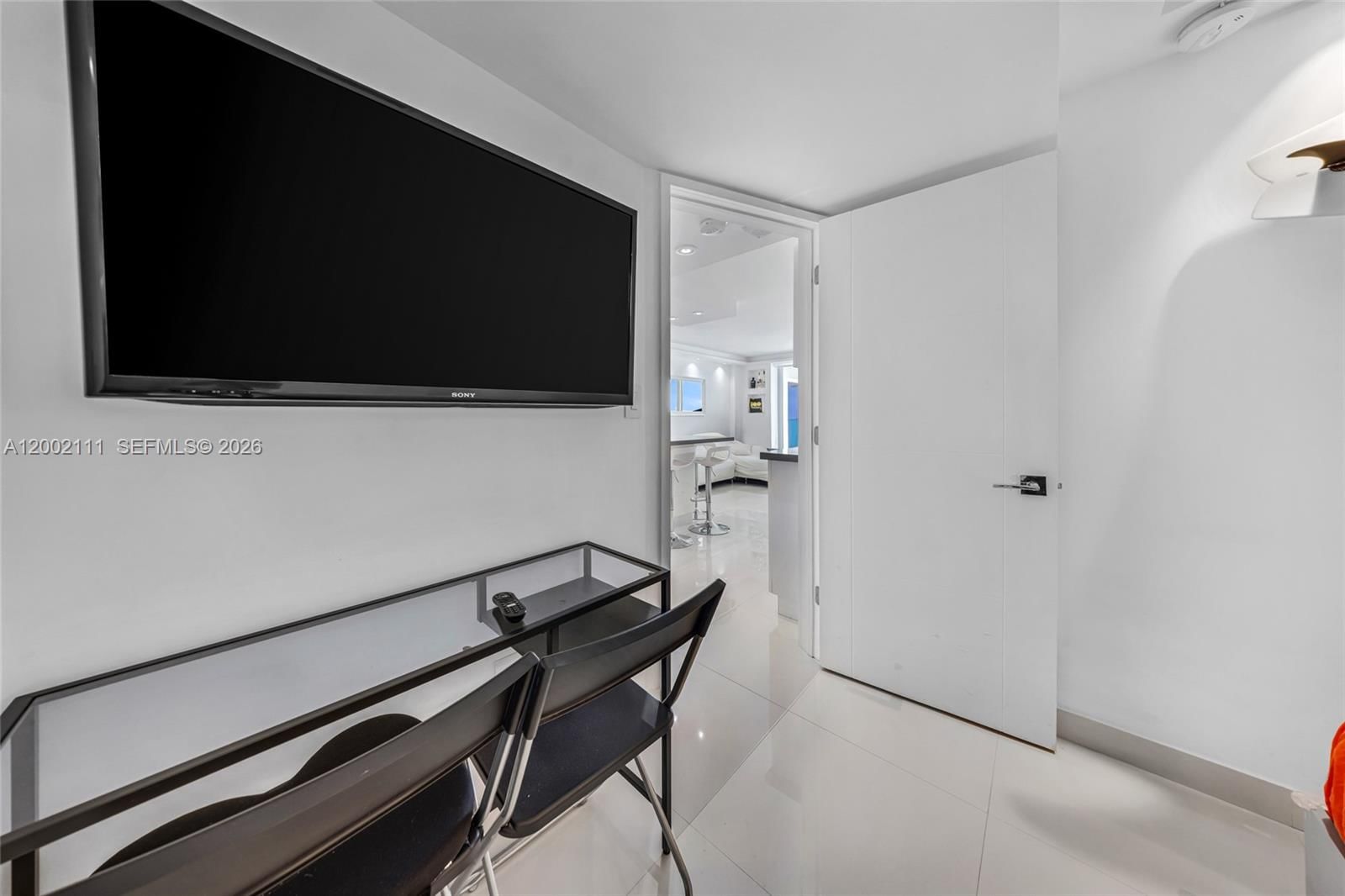 Real estate property located at 465 Ocean Dr #906, Miami-dade, Royal Atlantic Condo, Miami Beach, FL