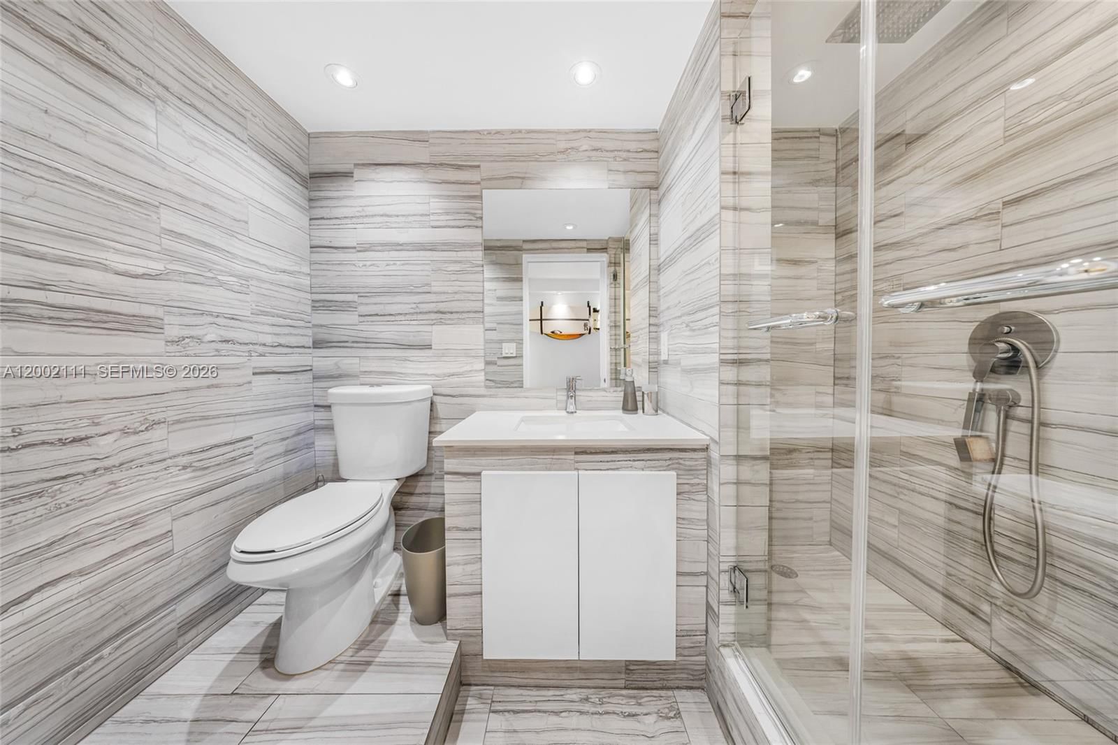 Real estate property located at 465 Ocean Dr #906, Miami-dade, Royal Atlantic Condo, Miami Beach, FL