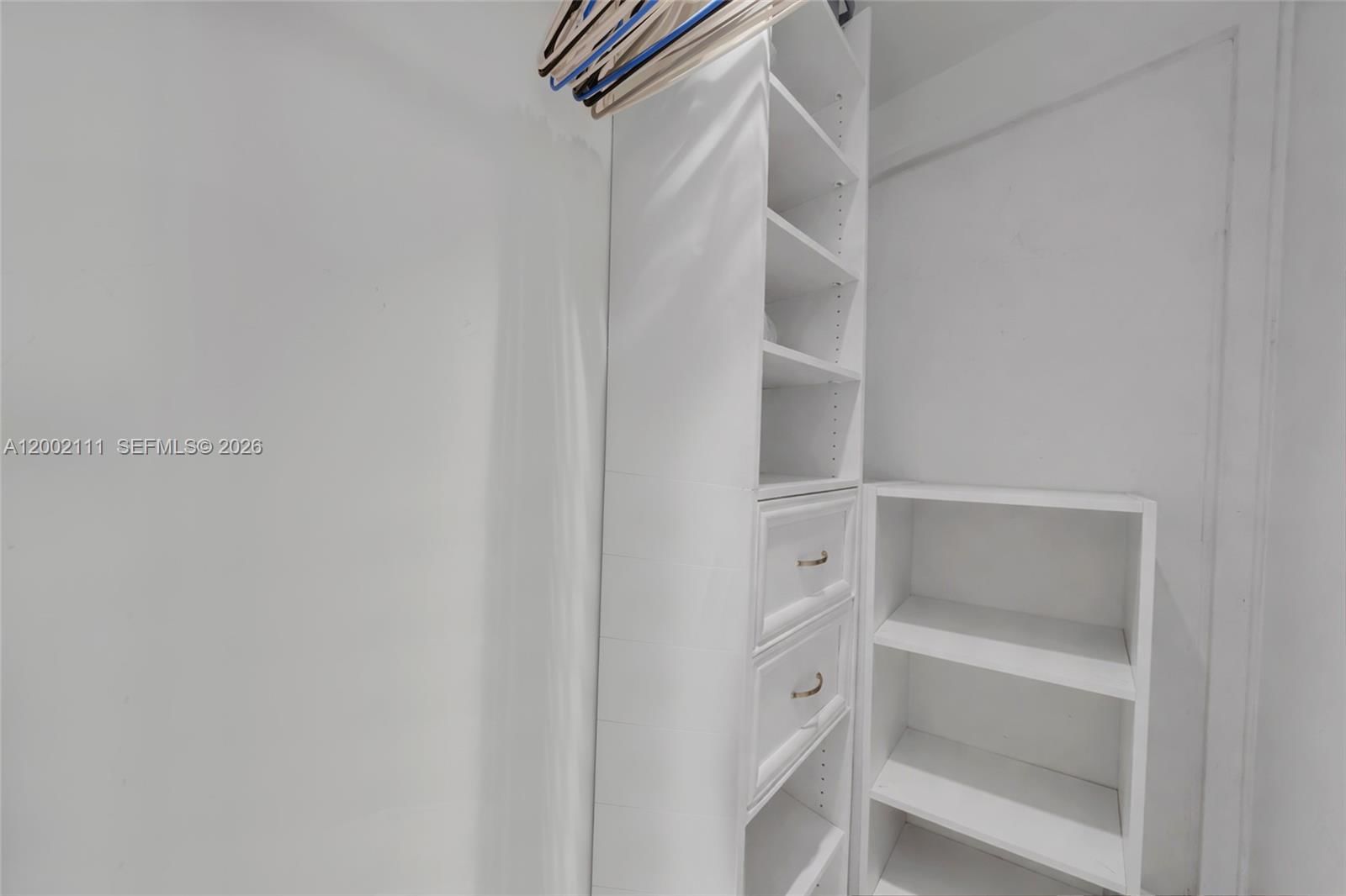 Real estate property located at 465 Ocean Dr #906, Miami-dade, Royal Atlantic Condo, Miami Beach, FL