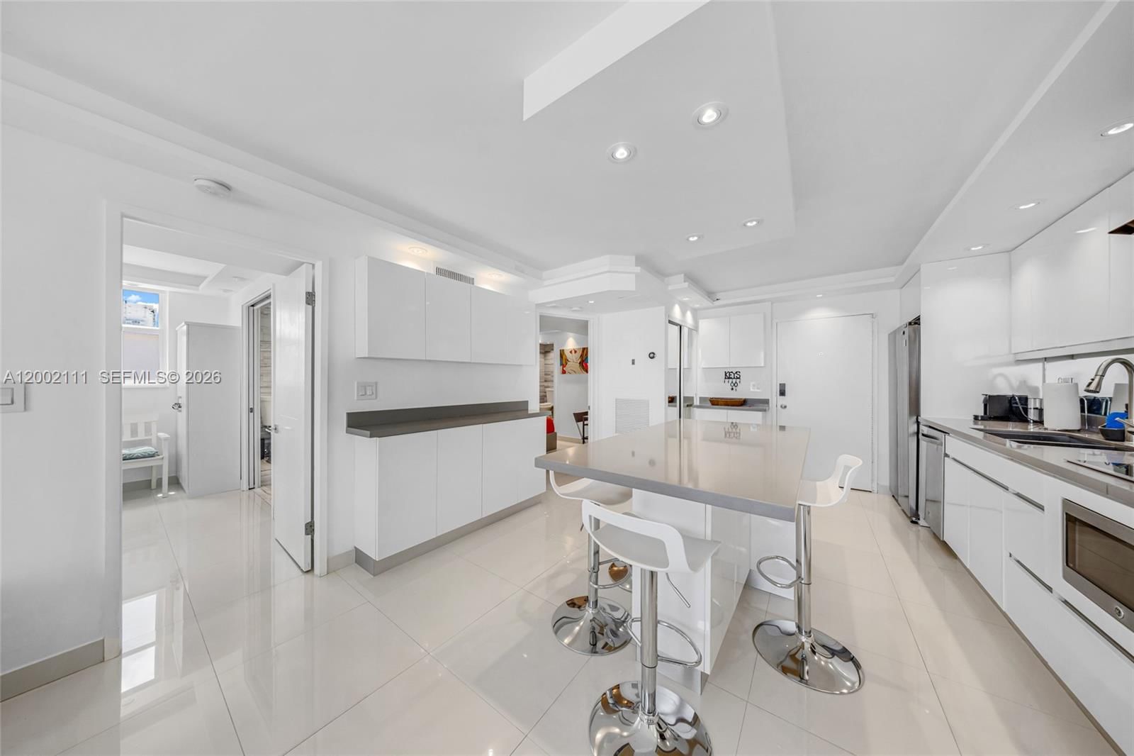 Real estate property located at 465 Ocean Dr #906, Miami-dade, Royal Atlantic Condo, Miami Beach, FL