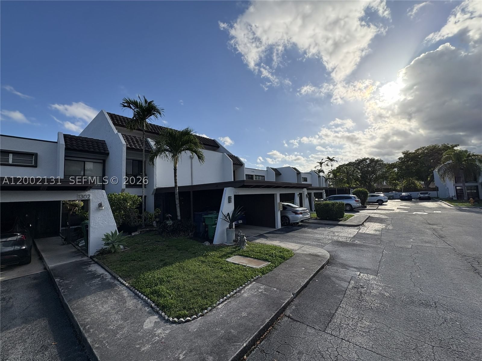Real estate property located at 6530 Kendale Lakes Dr #1303, Miami-dade, Spanish Villas Condo, Miami, FL