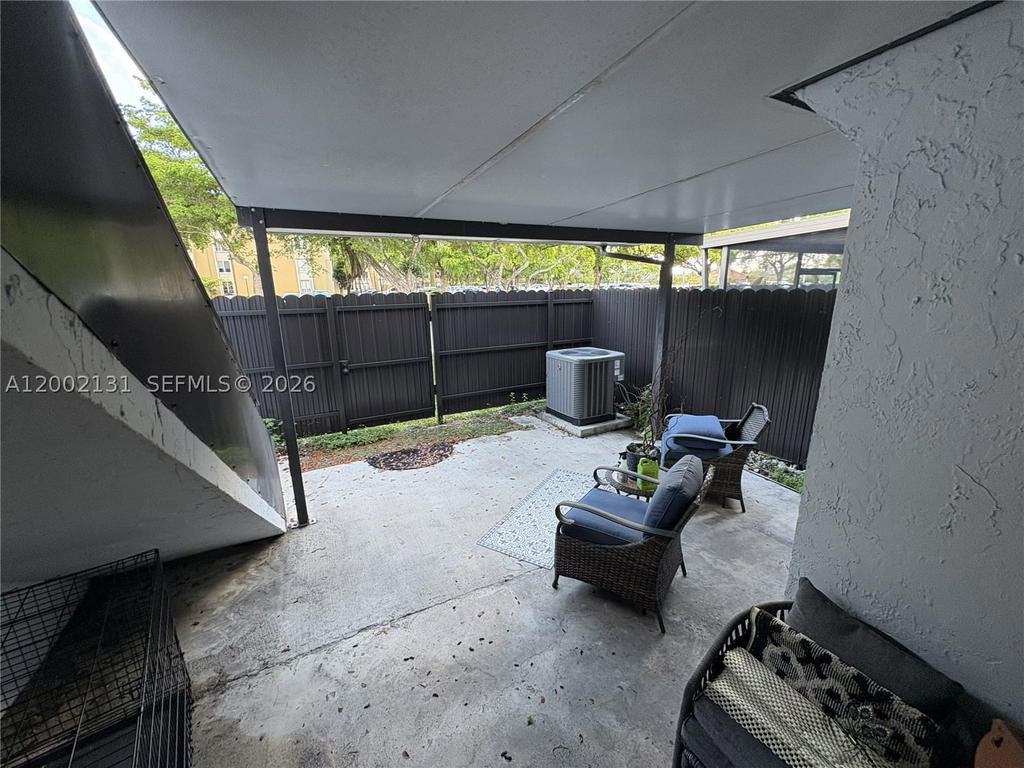 Real estate property located at 6530 Kendale Lakes Dr #1303, Miami-dade, Spanish Villas Condo, Miami, FL