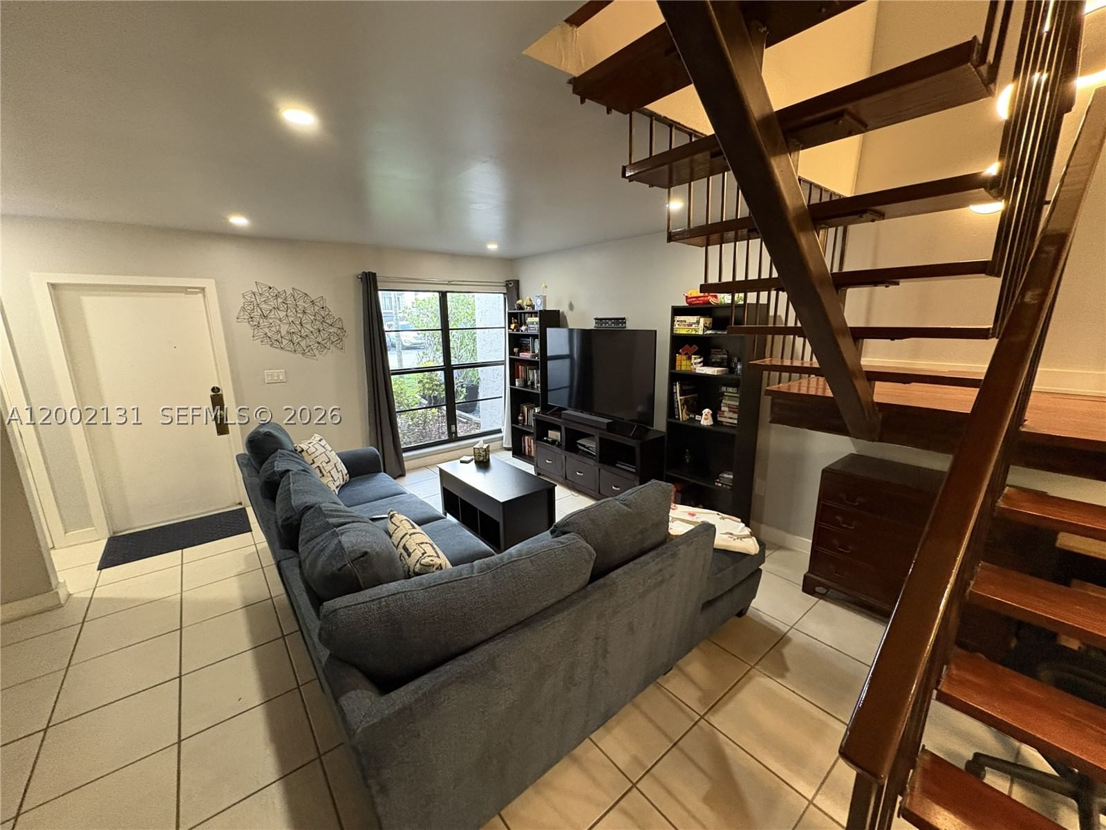 Real estate property located at 6530 Kendale Lakes Dr #1303, Miami-dade, Spanish Villas Condo, Miami, FL