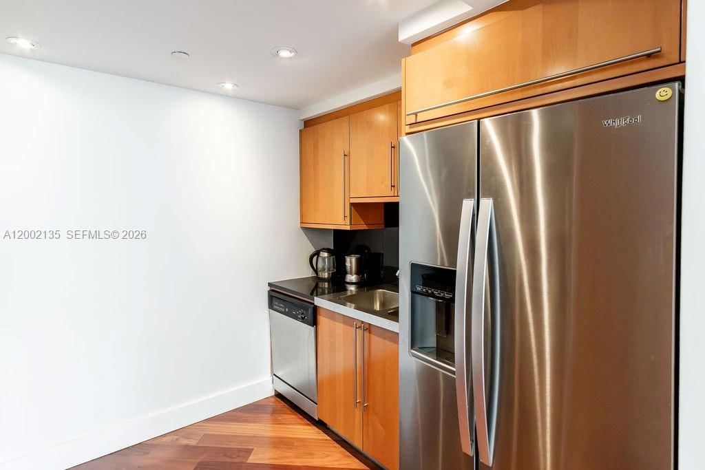 Real estate property located at , Miami-dade, Akoya Condo, Miami Beach, FL