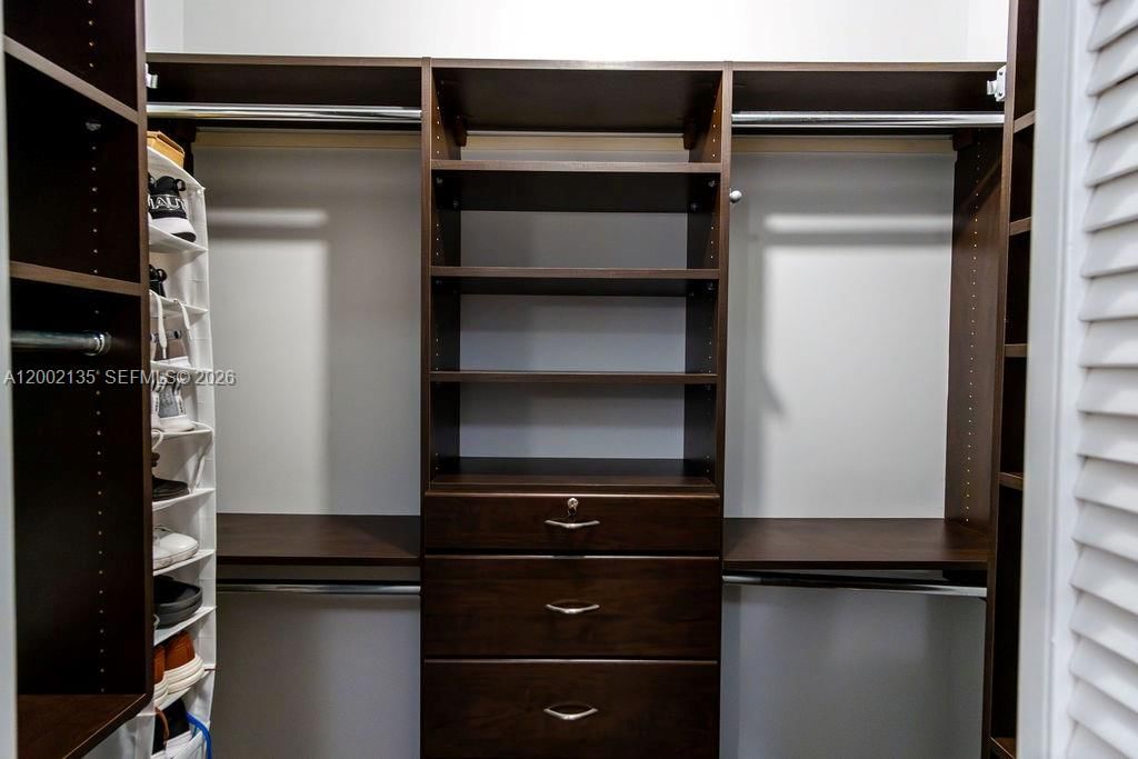 Real estate property located at , Miami-dade, Akoya Condo, Miami Beach, FL