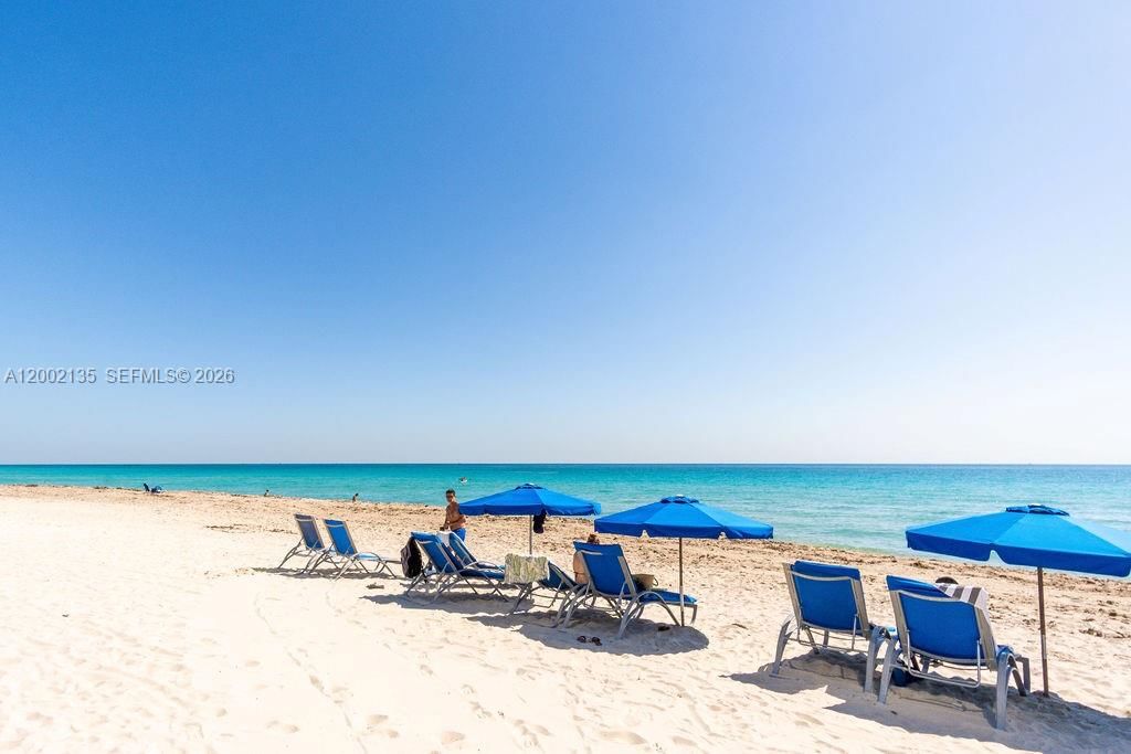 Real estate property located at , Miami-dade, Akoya Condo, Miami Beach, FL