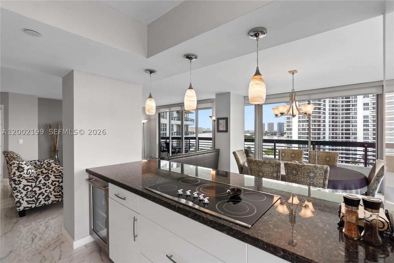 Real estate property located at 3500 Mystic Pointe Dr #1403, Miami-dade, Mystic Pointe Tower 400 C, Aventura, FL