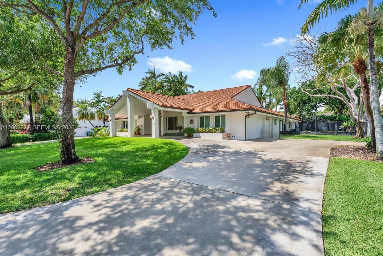 Real estate property located at 9941 143rd St, Miami-dade, Maylen Heights, Miami, FL