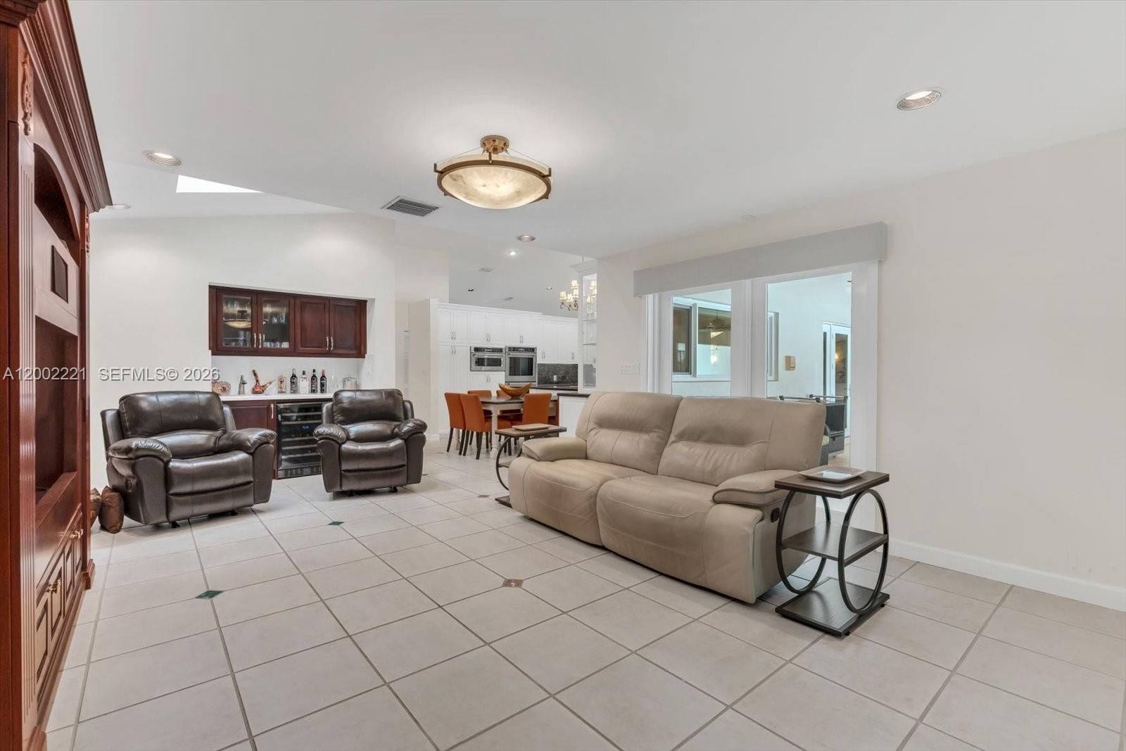 Real estate property located at 9941 143rd St, Miami-dade, Maylen Heights, Miami, FL