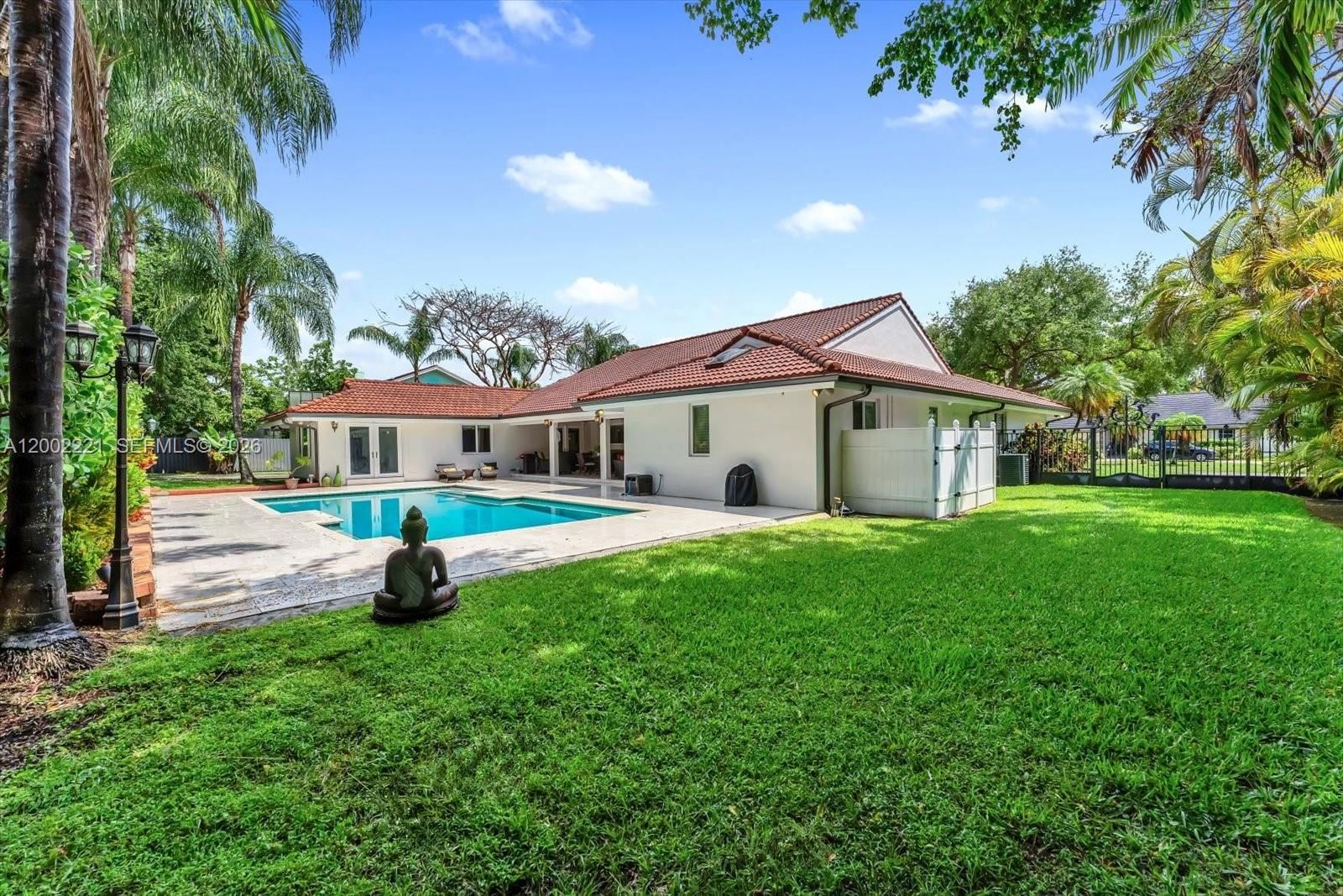 Real estate property located at 9941 143rd St, Miami-dade, Maylen Heights, Miami, FL